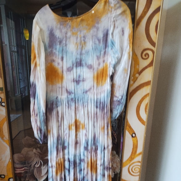 Dress - Picture 2 of 4